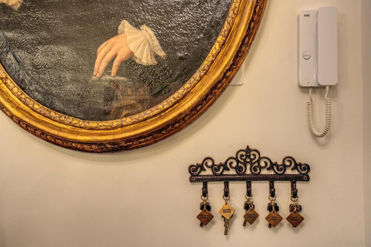 Casa Hosteno Наполи Екстериор снимка